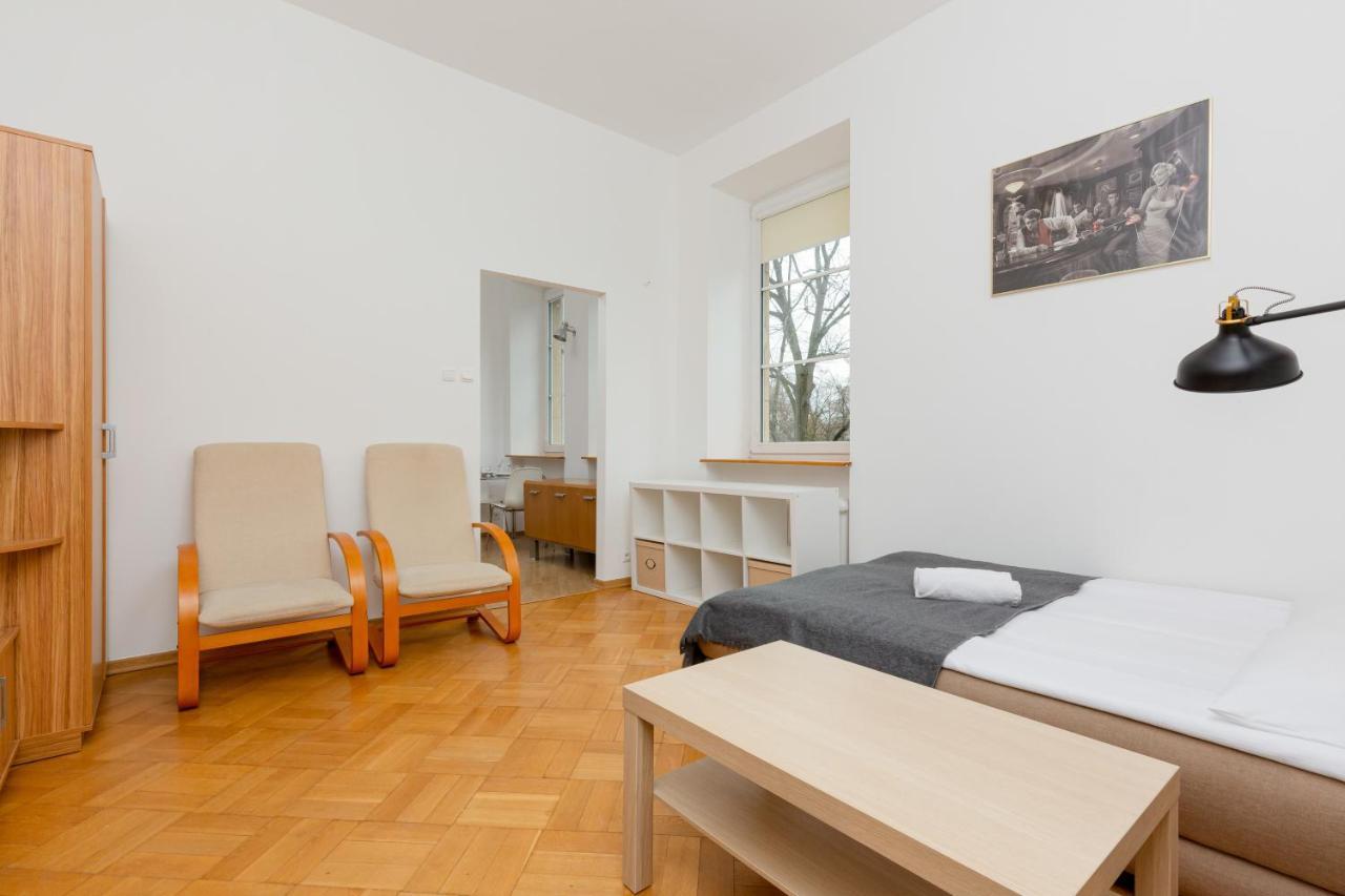 Downtown Studio Apartment By The Park By Noclegi Renters Warsawa Bagian luar foto