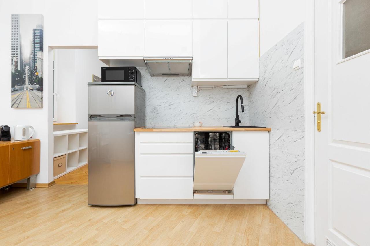 Downtown Studio Apartment By The Park By Noclegi Renters Warsawa Bagian luar foto