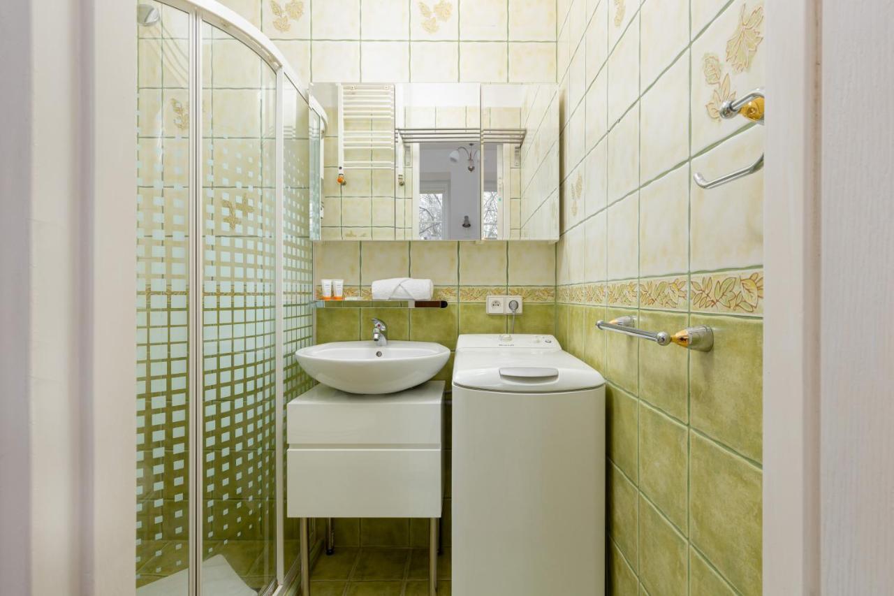 Downtown Studio Apartment By The Park By Noclegi Renters Warsawa Bagian luar foto